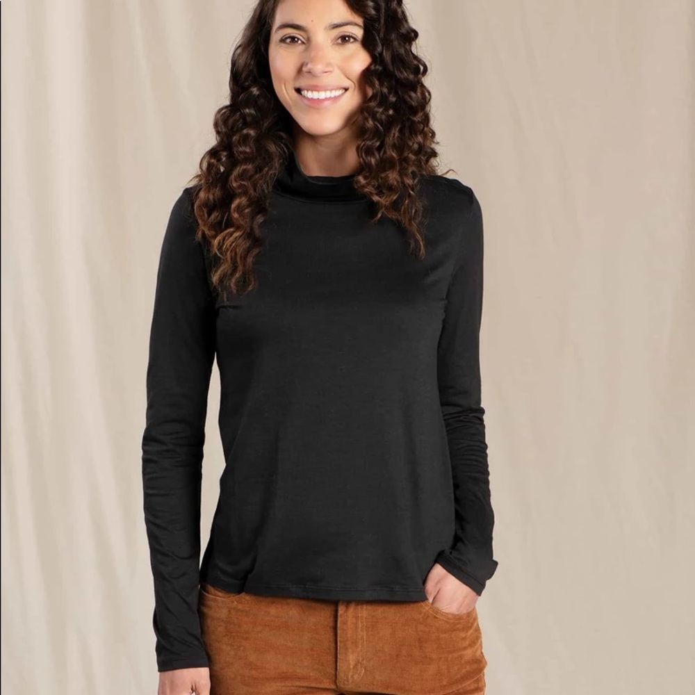 Toad and Co black maisie T-neck